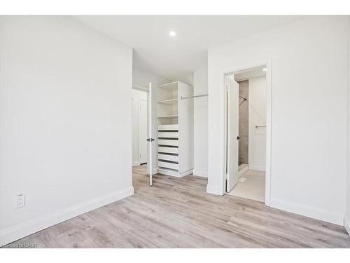 Main-118 Deschene Avenue, Hamilton, ON - Indoor Photo Showing Other Room