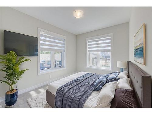 116-10 Birmingham Drive, Cambridge, ON - Indoor Photo Showing Bedroom