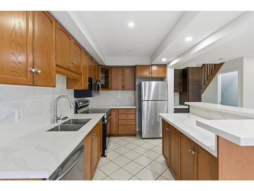 619 Southridge Drive, Hamilton, ON - Indoor Photo Showing Kitchen With Double Sink