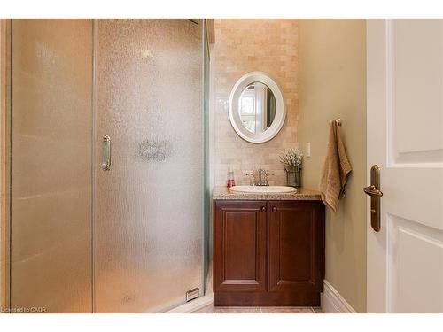 38 Shorewood Place, Oakville, ON - Indoor Photo Showing Bathroom