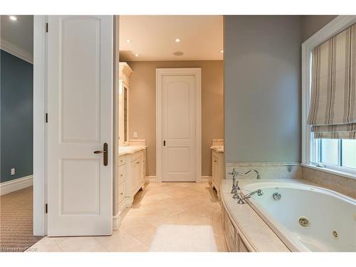 38 Shorewood Place, Oakville, ON - Indoor Photo Showing Bathroom