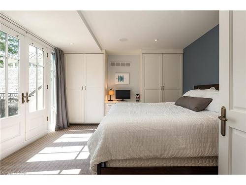 38 Shorewood Place, Oakville, ON - Indoor Photo Showing Bedroom