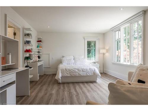38 Shorewood Place, Oakville, ON - Indoor Photo Showing Bedroom