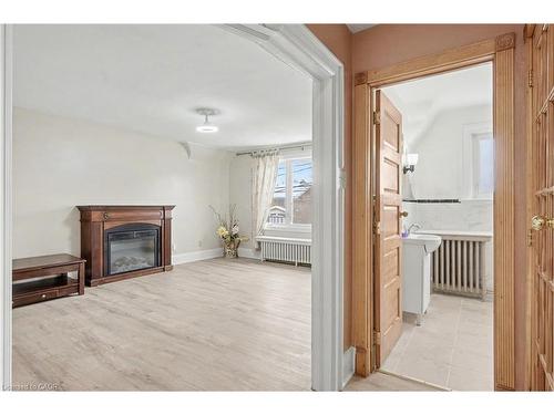 218 Weber Street E, Kitchener, ON - Indoor Photo Showing Other Room