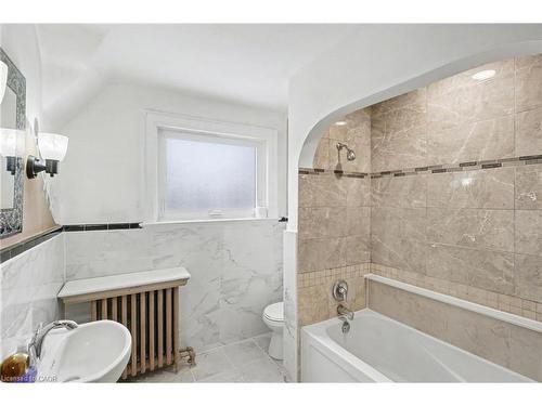 218 Weber Street E, Kitchener, ON - Outdoor