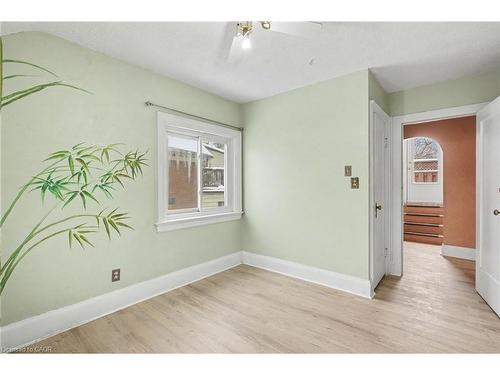 218 Weber Street E, Kitchener, ON - Indoor Photo Showing Other Room