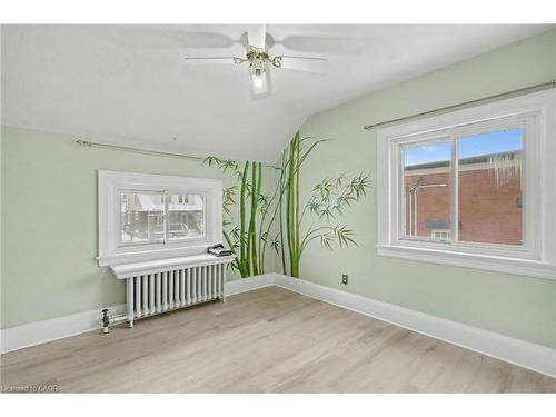 218 Weber Street E, Kitchener, ON - Indoor Photo Showing Other Room