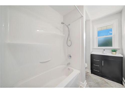167 Miles Road, Hamilton, ON - Indoor Photo Showing Bathroom