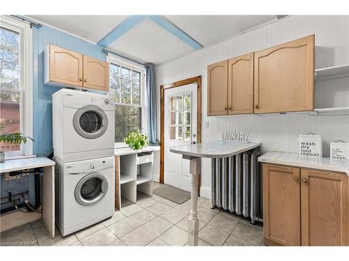 99 Burris Street, Hamilton, ON - Indoor Photo Showing Laundry Room