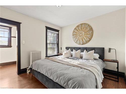 99 Burris Street, Hamilton, ON - Indoor Photo Showing Bedroom