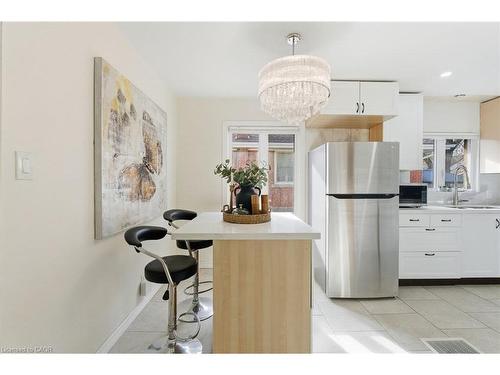 352 East 28Th Street, Hamilton, ON - Indoor Photo Showing Kitchen