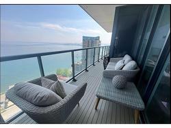 2204-370 Martha Street  Burlington, ON L7R 0G9