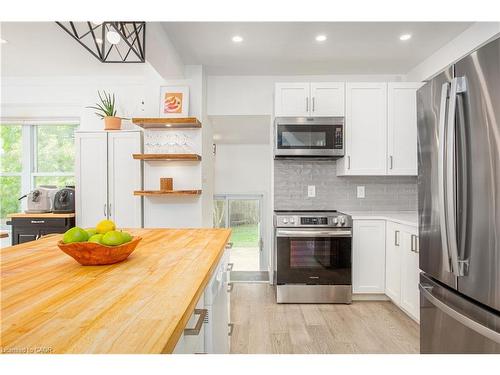 826 Beach Boulevard, Hamilton, ON - Indoor Photo Showing Kitchen