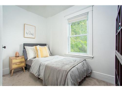 826 Beach Boulevard, Hamilton, ON - Indoor Photo Showing Bedroom