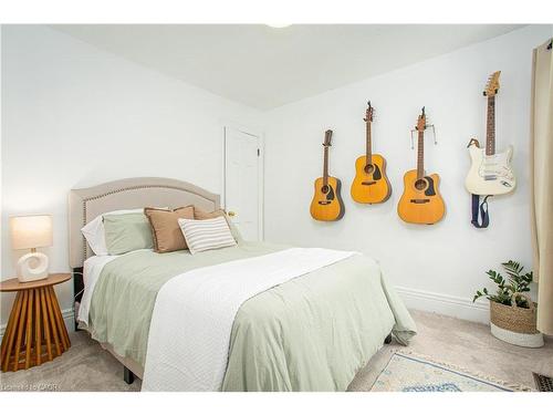 826 Beach Boulevard, Hamilton, ON - Indoor Photo Showing Bedroom