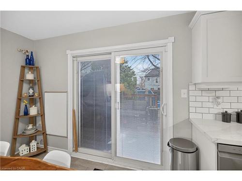 27 Mayflower Avenue, Hamilton, ON - Indoor Photo Showing Other Room