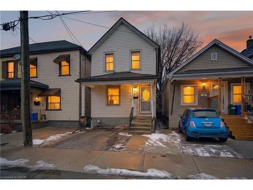 27 Mayflower Avenue, Hamilton, ON - Outdoor