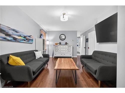 27 Mayflower Avenue, Hamilton, ON - Indoor Photo Showing Living Room