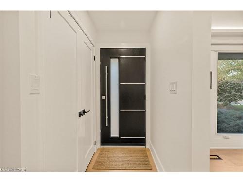 257 Strathcona Drive, Burlington, ON - Indoor Photo Showing Other Room