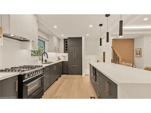 257 Strathcona Drive, Burlington, ON - Indoor Photo Showing Kitchen With Upgraded Kitchen