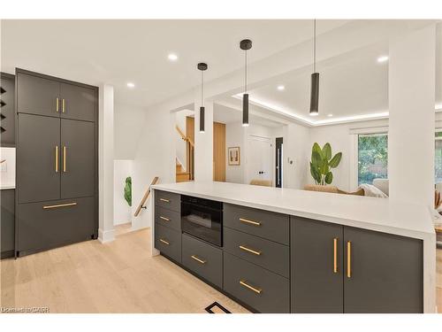 257 Strathcona Drive, Burlington, ON - Indoor Photo Showing Other Room