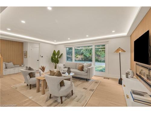 257 Strathcona Drive, Burlington, ON - Indoor Photo Showing Living Room With Fireplace