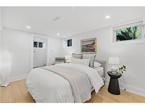 257 Strathcona Drive, Burlington, ON - Indoor Photo Showing Bedroom