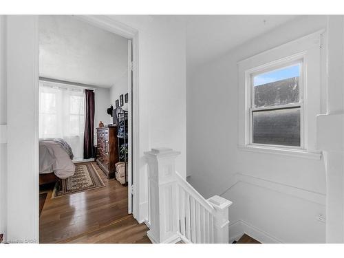 35 Bayfield Avenue, Hamilton, ON - Indoor Photo Showing Other Room