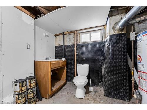 35 Bayfield Avenue, Hamilton, ON - Indoor Photo Showing Bathroom