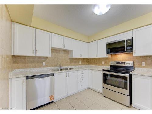 40 Red Clover Crescent, Kitchener, ON - Indoor Photo Showing Kitchen With Double Sink