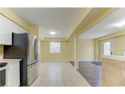 40 Red Clover Crescent, Kitchener, ON - Indoor Photo Showing Kitchen