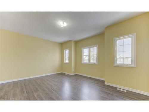 40 Red Clover Crescent, Kitchener, ON - Indoor Photo Showing Other Room
