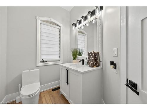 397 Caithness Street E, Caledonia, ON - Indoor Photo Showing Bathroom