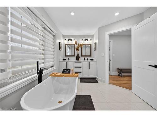 397 Caithness Street E, Caledonia, ON - Indoor