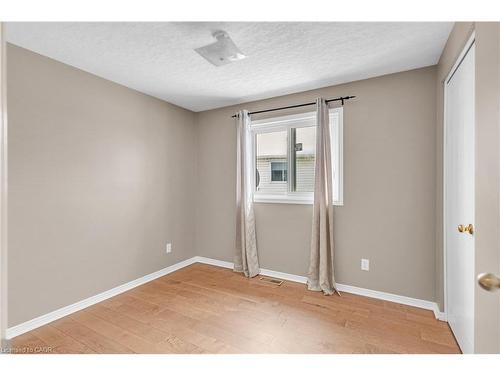 28 Ridgeway Crescent, Kitchener, ON - Indoor Photo Showing Other Room