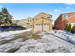 22 Lavron Court  Markham, ON L3S 2R3