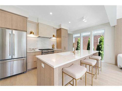 452 Westhaven Street, Waterloo, ON - Indoor Photo Showing Kitchen With Upgraded Kitchen