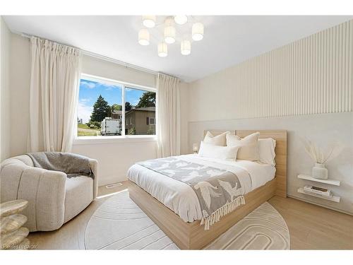 452 Westhaven Street, Waterloo, ON - Indoor Photo Showing Bedroom