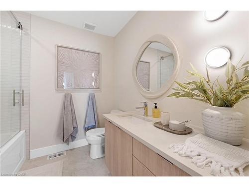452 Westhaven Street, Waterloo, ON - Indoor Photo Showing Bathroom