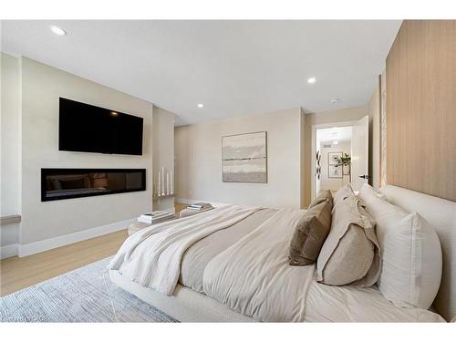 452 Westhaven Street, Waterloo, ON - Indoor Photo Showing Bedroom
