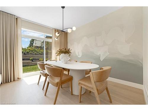 452 Westhaven Street, Waterloo, ON - Indoor Photo Showing Dining Room