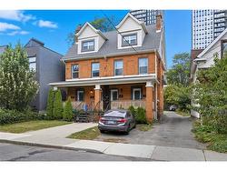 3-113 Catharine Street N Hamilton, ON L8R 1J5