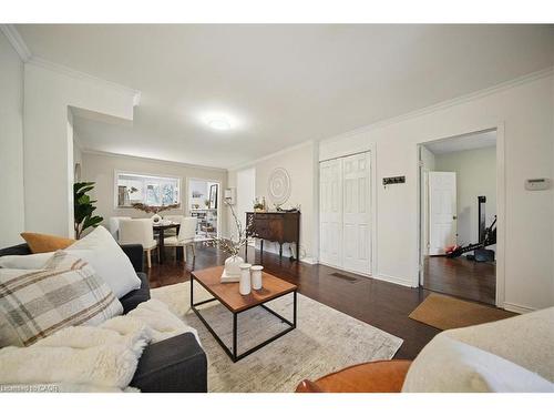 171 Paling Avenue, Hamilton, ON - Indoor Photo Showing Living Room