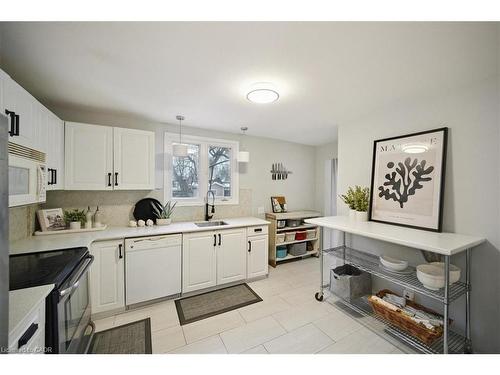 171 Paling Avenue, Hamilton, ON - Indoor Photo Showing Kitchen
