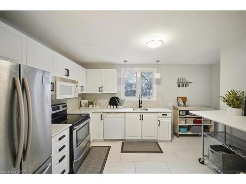 171 Paling Avenue, Hamilton, ON - Indoor Photo Showing Kitchen