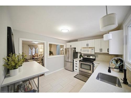 171 Paling Avenue, Hamilton, ON - Indoor Photo Showing Kitchen