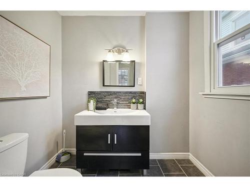 171 Paling Avenue, Hamilton, ON - Indoor Photo Showing Bathroom