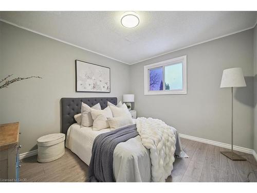 171 Paling Avenue, Hamilton, ON - Indoor Photo Showing Bedroom