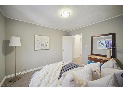 171 Paling Avenue, Hamilton, ON - Indoor Photo Showing Bedroom