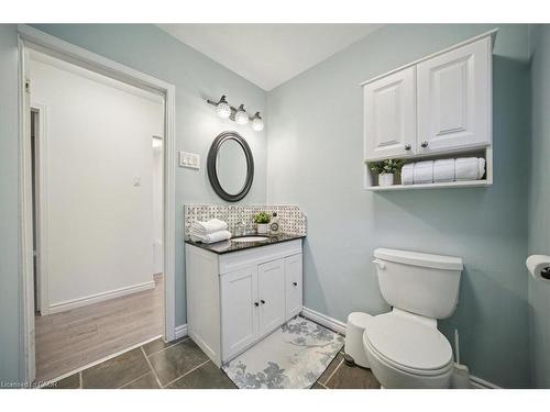 171 Paling Avenue, Hamilton, ON - Indoor Photo Showing Bathroom